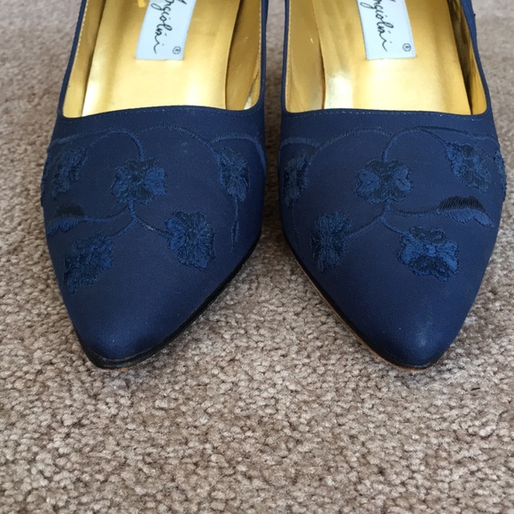 💙Enzo Angiolini Embroidered Pumps - Picture 4 of 8